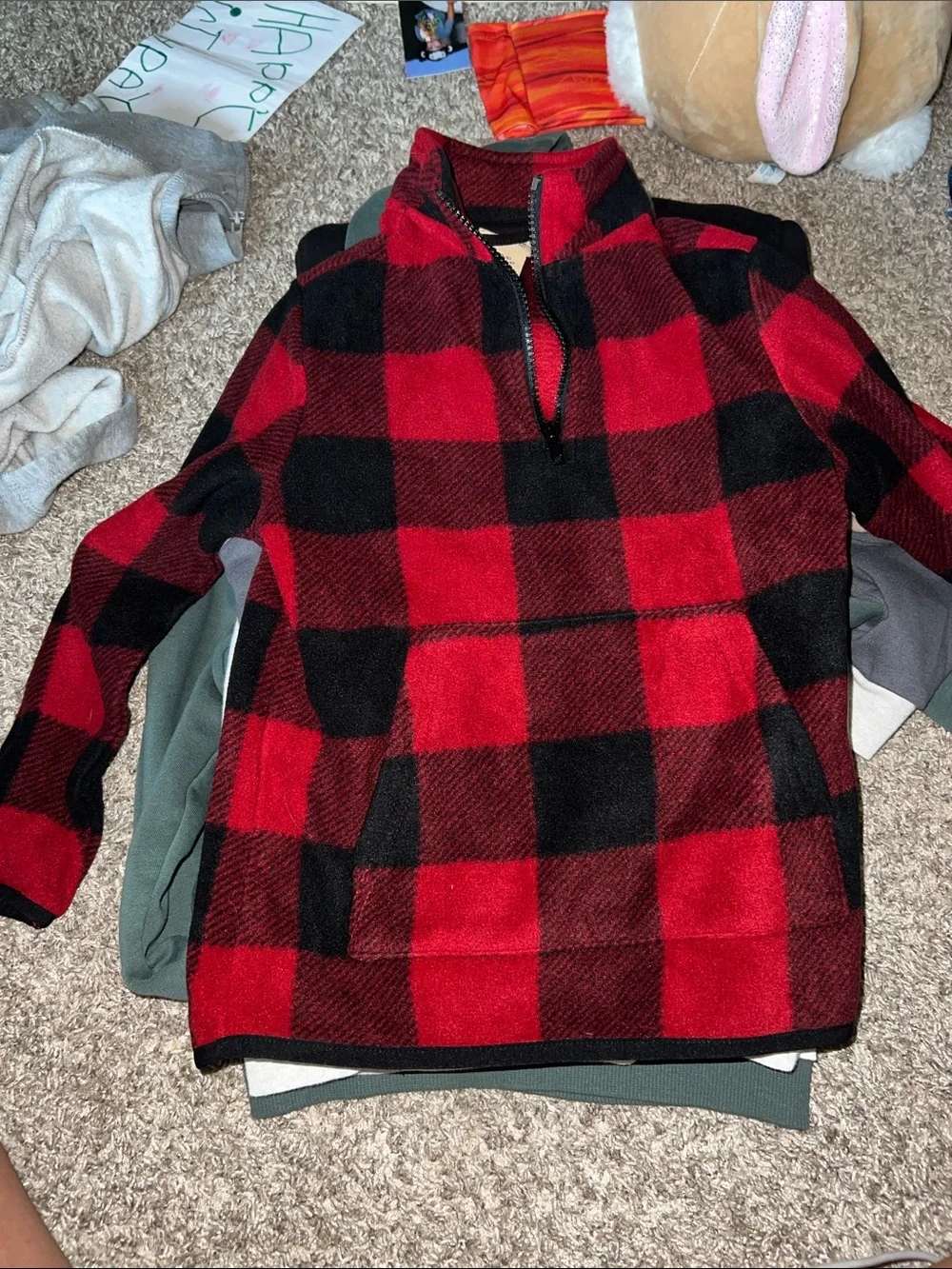 Nike bundle sweatshirts/pants & misc shirts